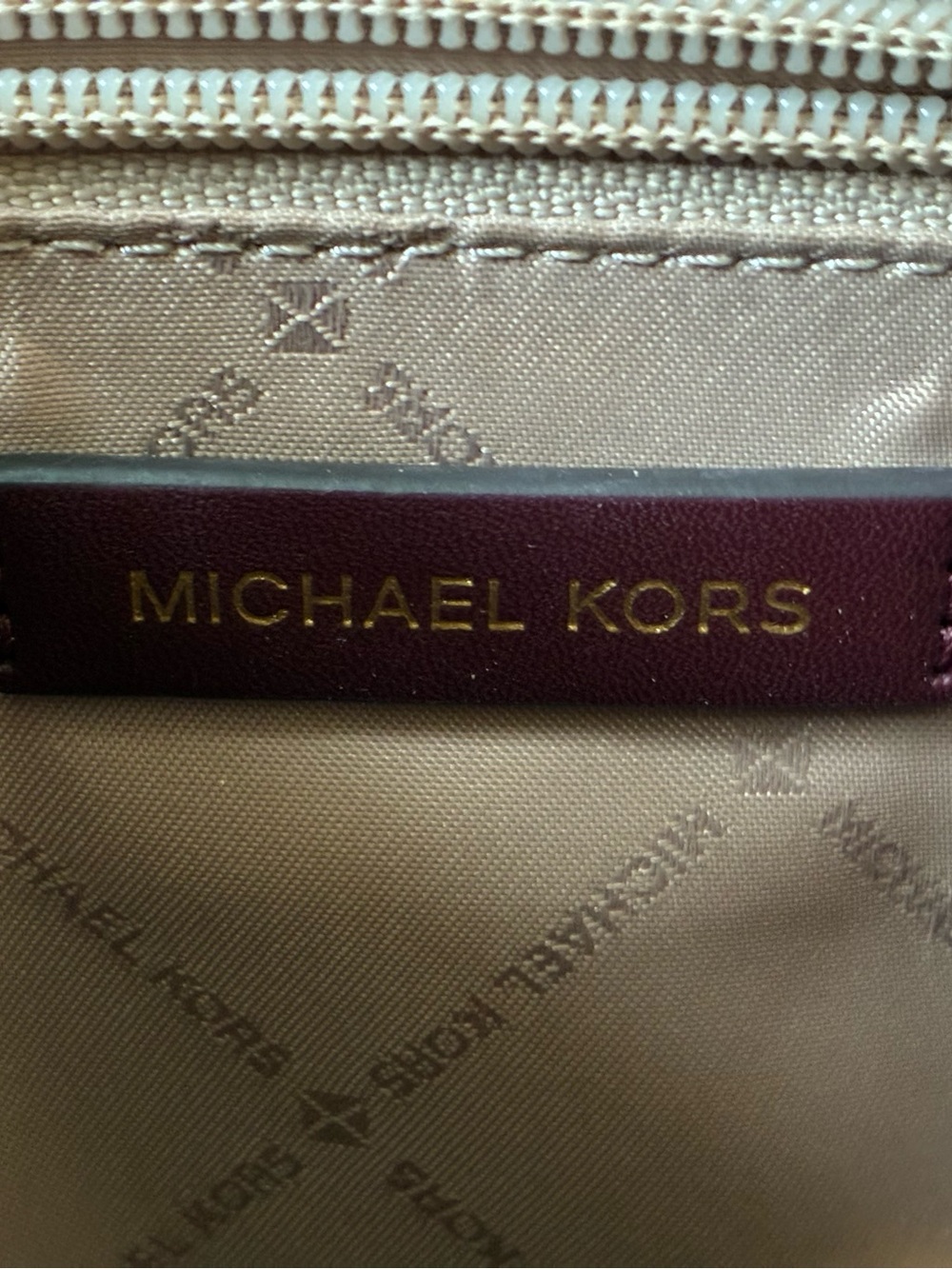 Michael Kors Medium Sheila Satchel - Picture 5 of 7